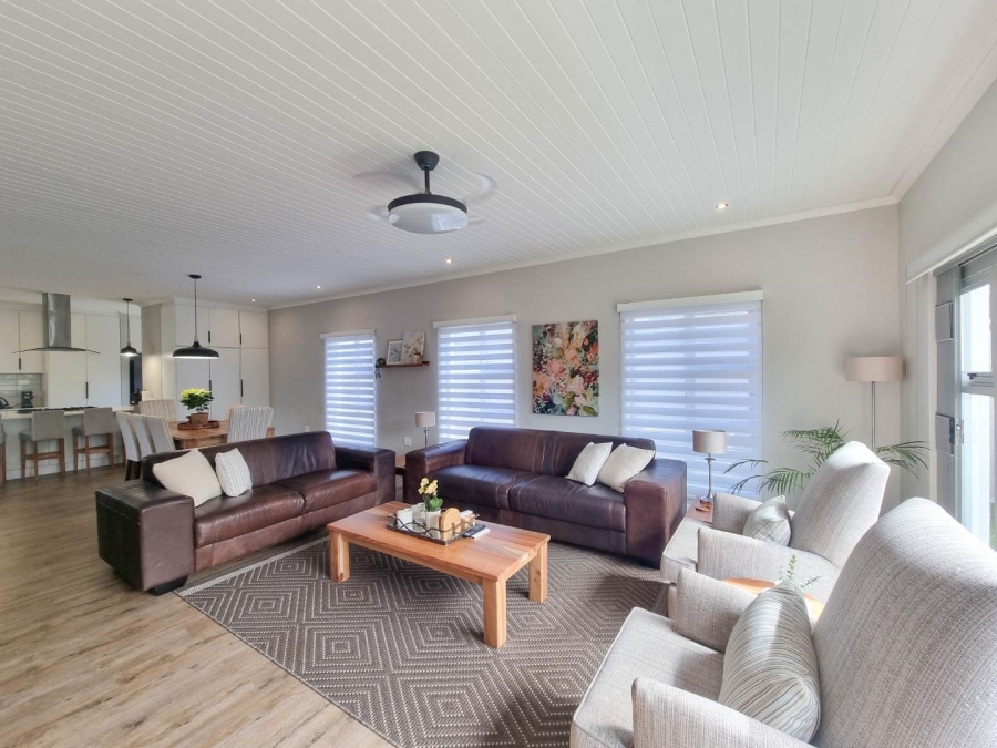 3 Bedroom Property for Sale in Sandbaai Western Cape